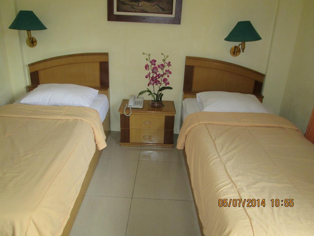 Sapadia Hotel And Cottage Parapat Room photo